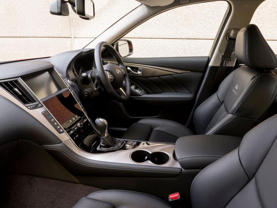  Infiniti Q50 2.0t 2014 года  (UK) (фото 7 из 11)